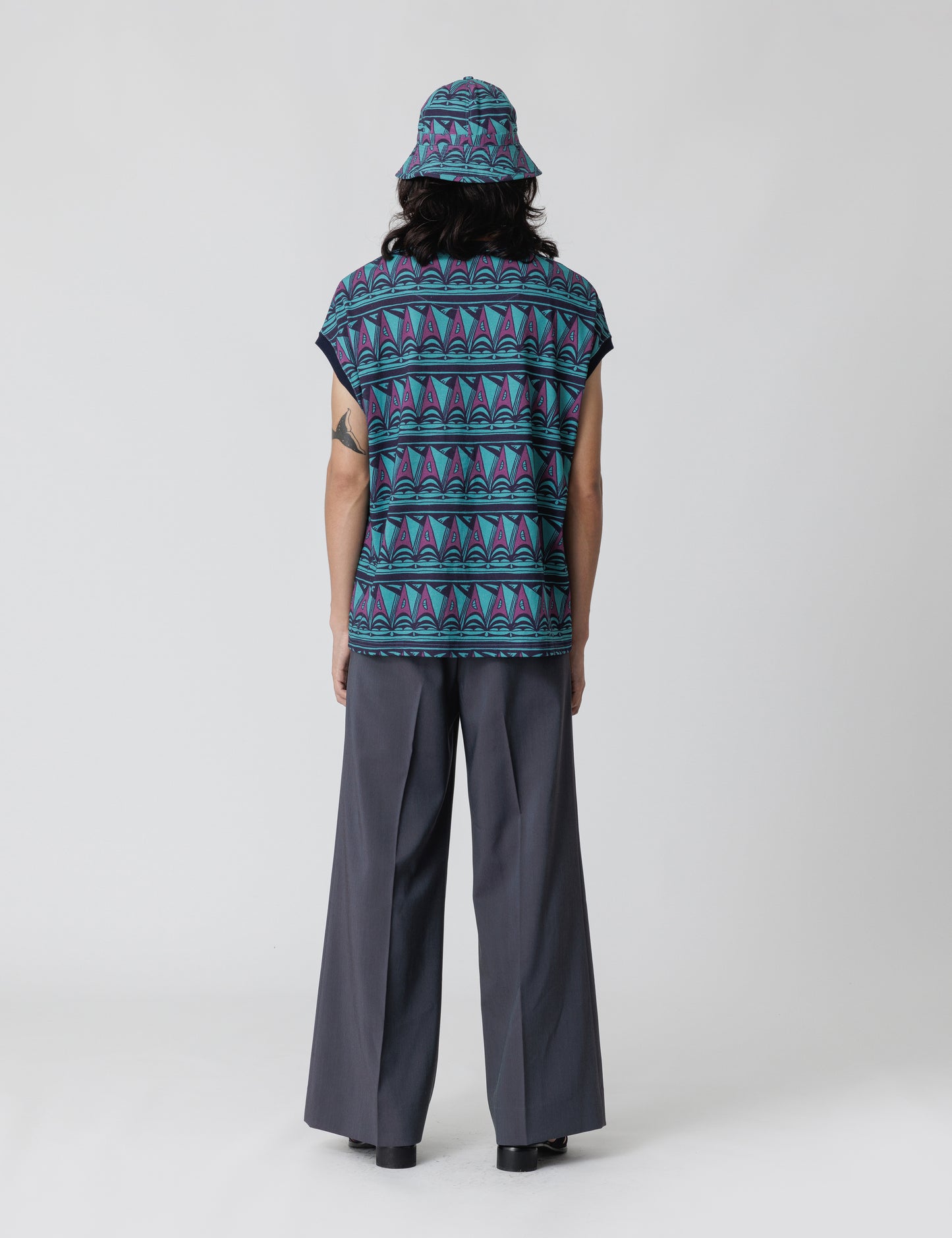 25SS-CS0-001 / POCKET NOSLEEVE “PRIMITIVE BORDER” / BLUE GREEN